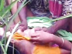 Babe masturbates ໃນຫ້ອງນ້ໍາອະໄວຍະວະແຟນຂອງນາງແລະສາມາດເຮັດໃຫ້ມັນເຂົ້າໄປໃນຊ່ອງຄອດຊຸ່ມ